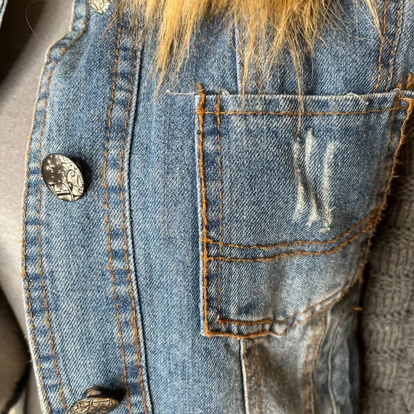 Jean Jacket with Faux Fur Collar and Sweater Knit Sleeves Size Medium Western M - Picture 3 of 11